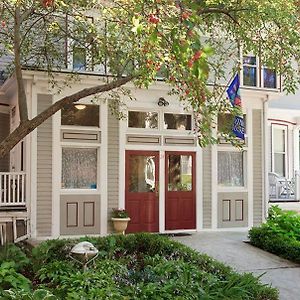 Irving House At Harvard